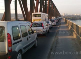 Gužva na Pančevcu i Zrenjanincu Pančevački most - zastoj