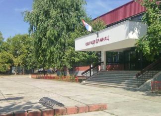 Bravo! Đaci „Drainca“ darivali mališane iz „Zvečanske“ OŠ Rade Drainac