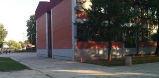 Pretučen sedmak ispred škole u Borči Škola Borča