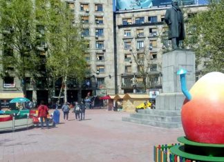 Uskršnja nedelja u Beogradu Trg Nikole Pašića