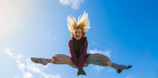 Znate li zašto su danas ljudi nosili različite čarape? Rasparene čarape